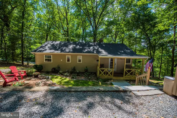 832 SHENANDOAH RIVER DR, Harpers Ferry, WV 25425