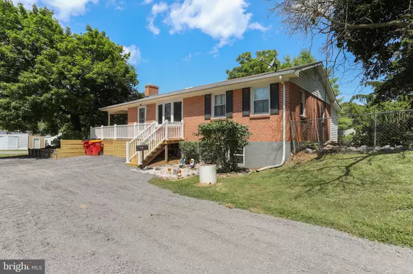 214 W SIXTH AVE, Ranson, WV 25438