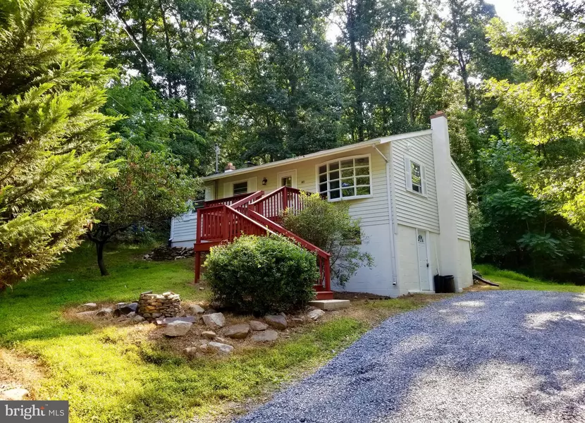 738 JOHNNYCAKE LN, Harpers Ferry, WV 25425