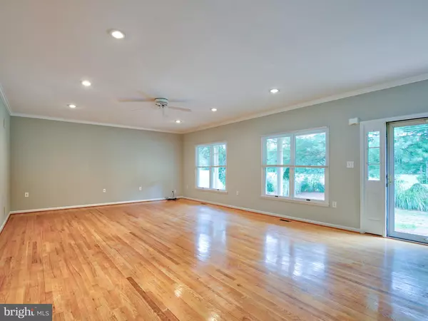 Summit Point, WV 25446,19 GEMINI WAY