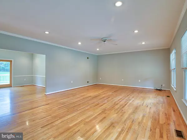 Summit Point, WV 25446,19 GEMINI WAY