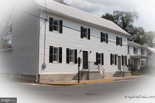 219 N LAWRENCE, Charles Town, WV 25414