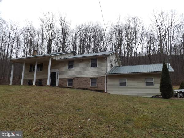 8194 LAURELDALE RD, New Creek, WV 26743