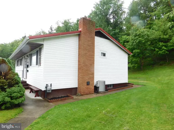 Keyser, WV 26726,45 WOODLAND LANE