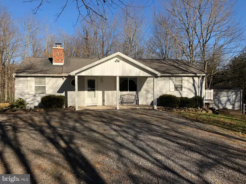 283 GLOYD LN, Great Cacapon, WV 25422