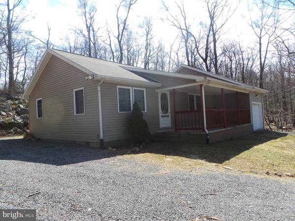 1005 DOMINION TRL, Berkeley Springs, WV 25411