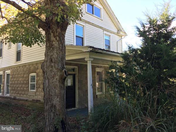 62 JOHNSONS MILL RD, Berkeley Springs, WV 25411