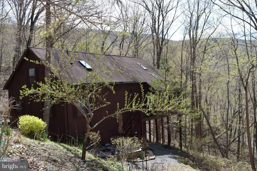 785 STELLAR WAY, Great Cacapon, WV 25422