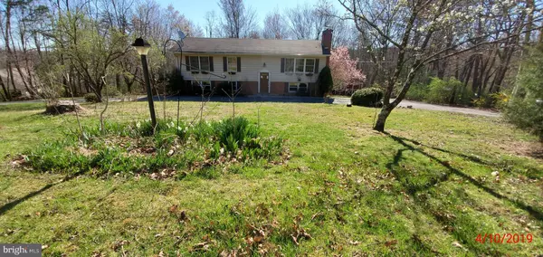 1055 APPLE ORCHARD, Berkeley Springs, WV 25411