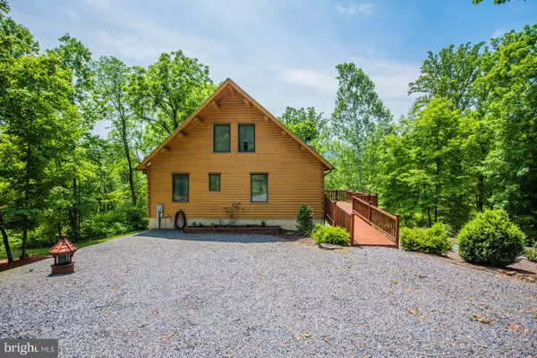 Berkeley Springs, WV 25411,289 SPICY CEDAR LN