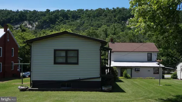 Berkeley Springs, WV 25411,225 JAMES ST