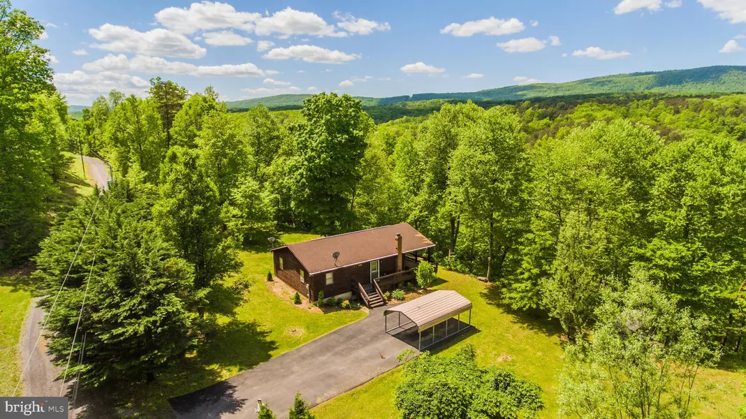 626 CLAY PITTS LN, Great Cacapon, WV 25422