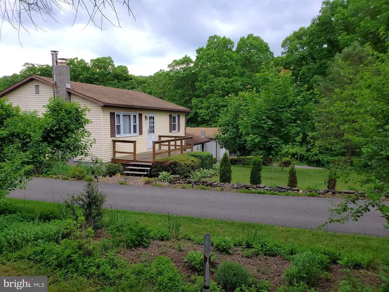 9 GLOYD LN, Great Cacapon, WV 25422