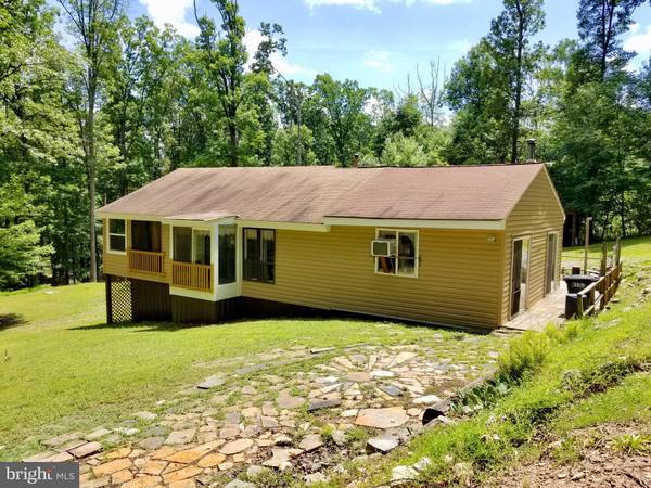 369 FEATHERBED LN, Hedgesville, WV 25427