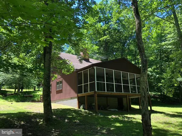 Great Cacapon, WV 25422,588 AMBERWOOD LN