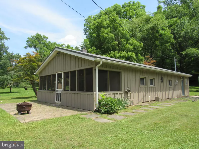 18 PEACEFUL PL, Great Cacapon, WV 25422