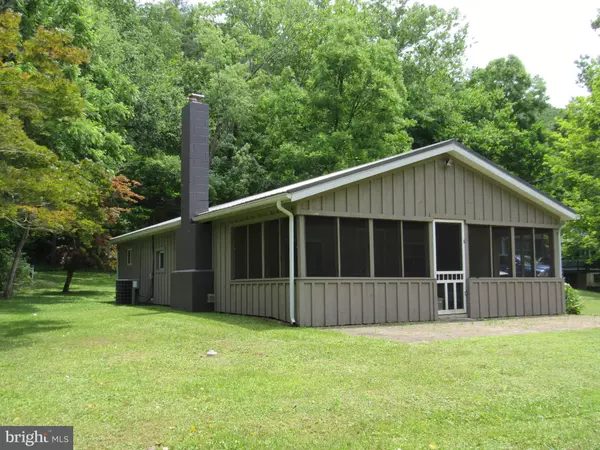 Great Cacapon, WV 25422,18 PEACEFUL PL