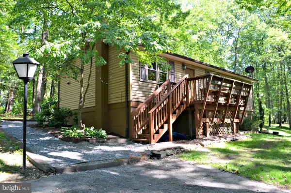 381 MEL-LON EAST RD, Berkeley Springs, WV 25411