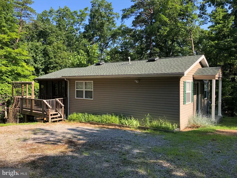 820 CENTER RIDGE RD, Great Cacapon, WV 25422