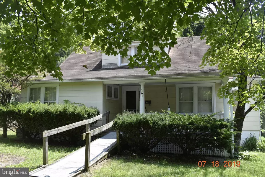 161 S GREEN ST, Berkeley Springs, WV 25411