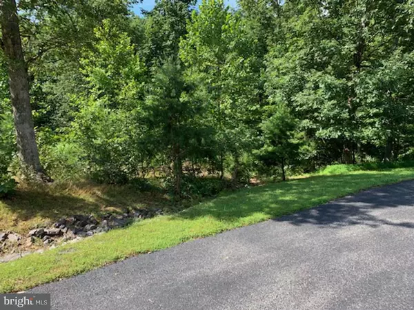 Berkeley Springs, WV 25411,FAIRVIEW OAKS LOT 09