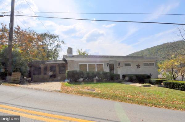 44 JOHNSON MILL RD, Berkeley Springs, WV 25411