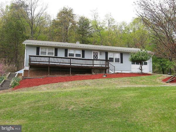 881 DETOUR RD, Great Cacapon, WV 25422