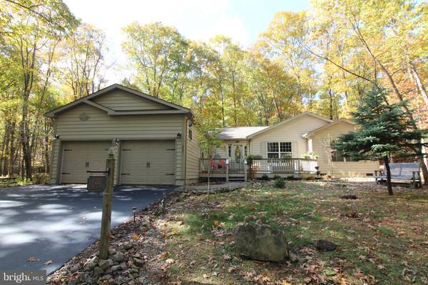 221 ANEMONE LN, Terra Alta, WV 26764