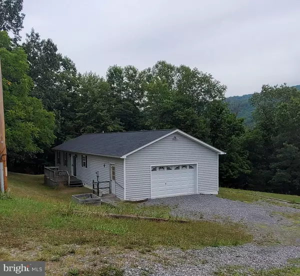 88 LUVLEE VIEW LN, Franklin, WV 26807