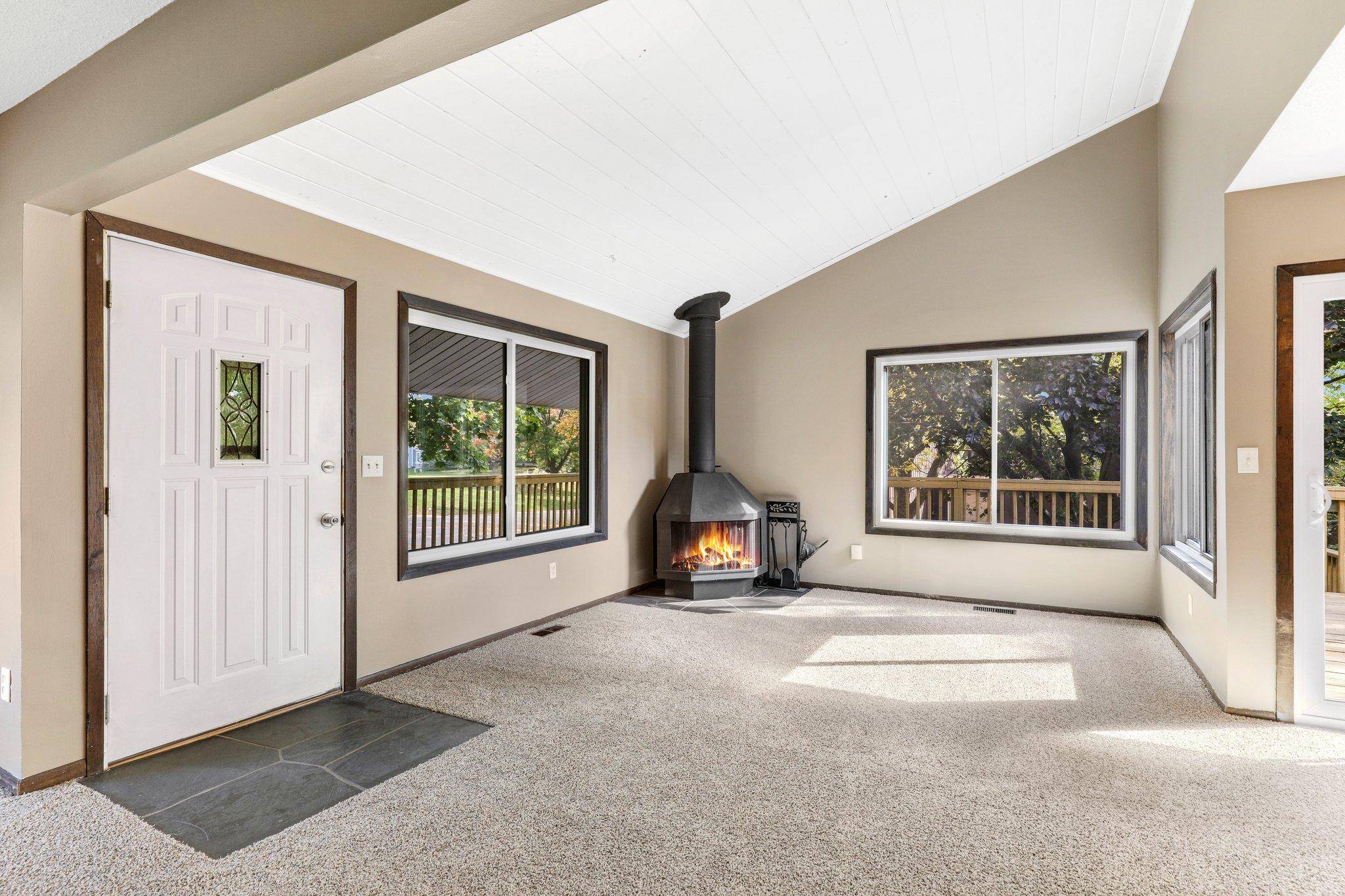 110177 Friendship LN, Chaska, MN 55318