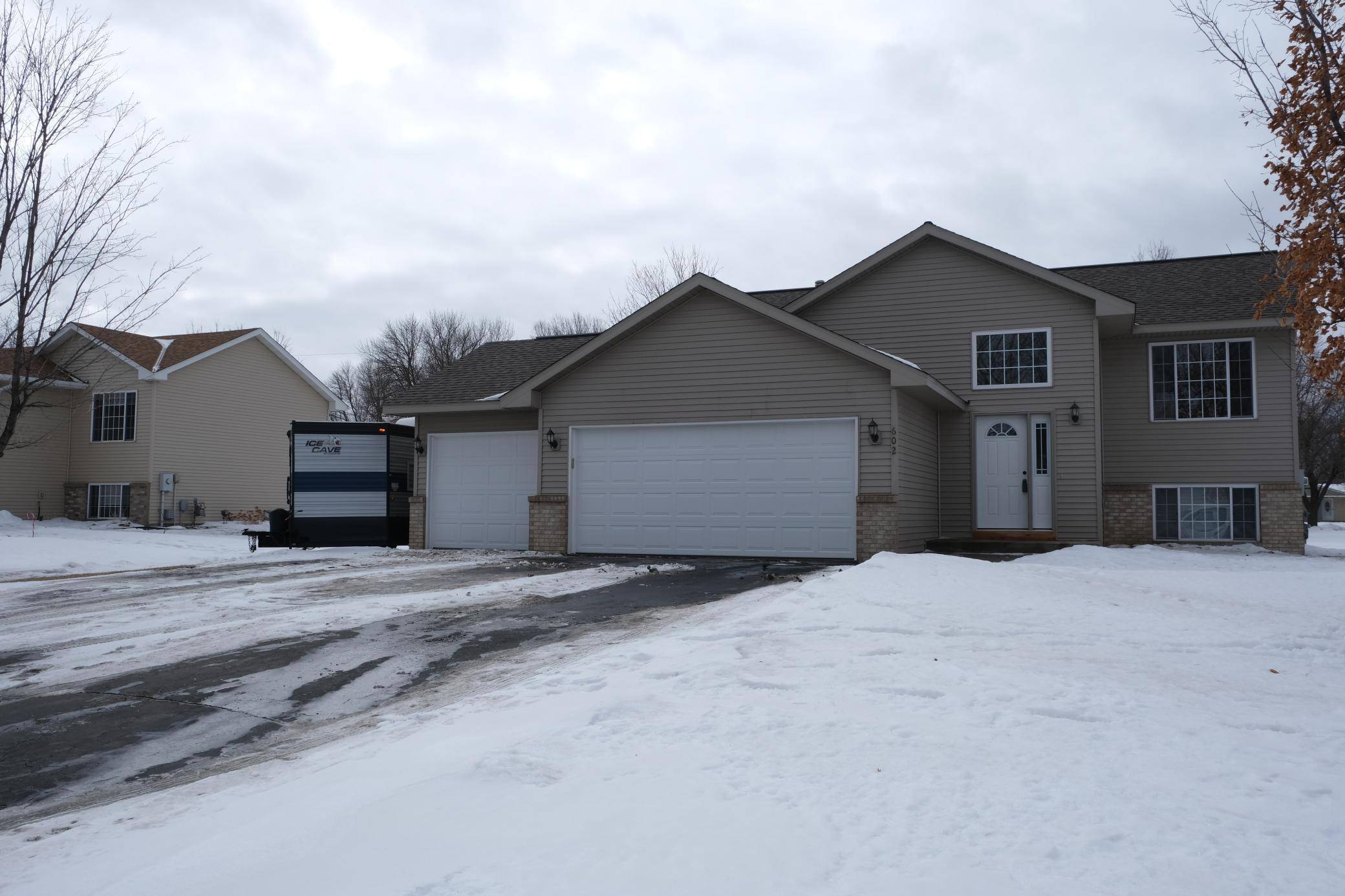 602 Robert AVE, Hamburg, MN 55339