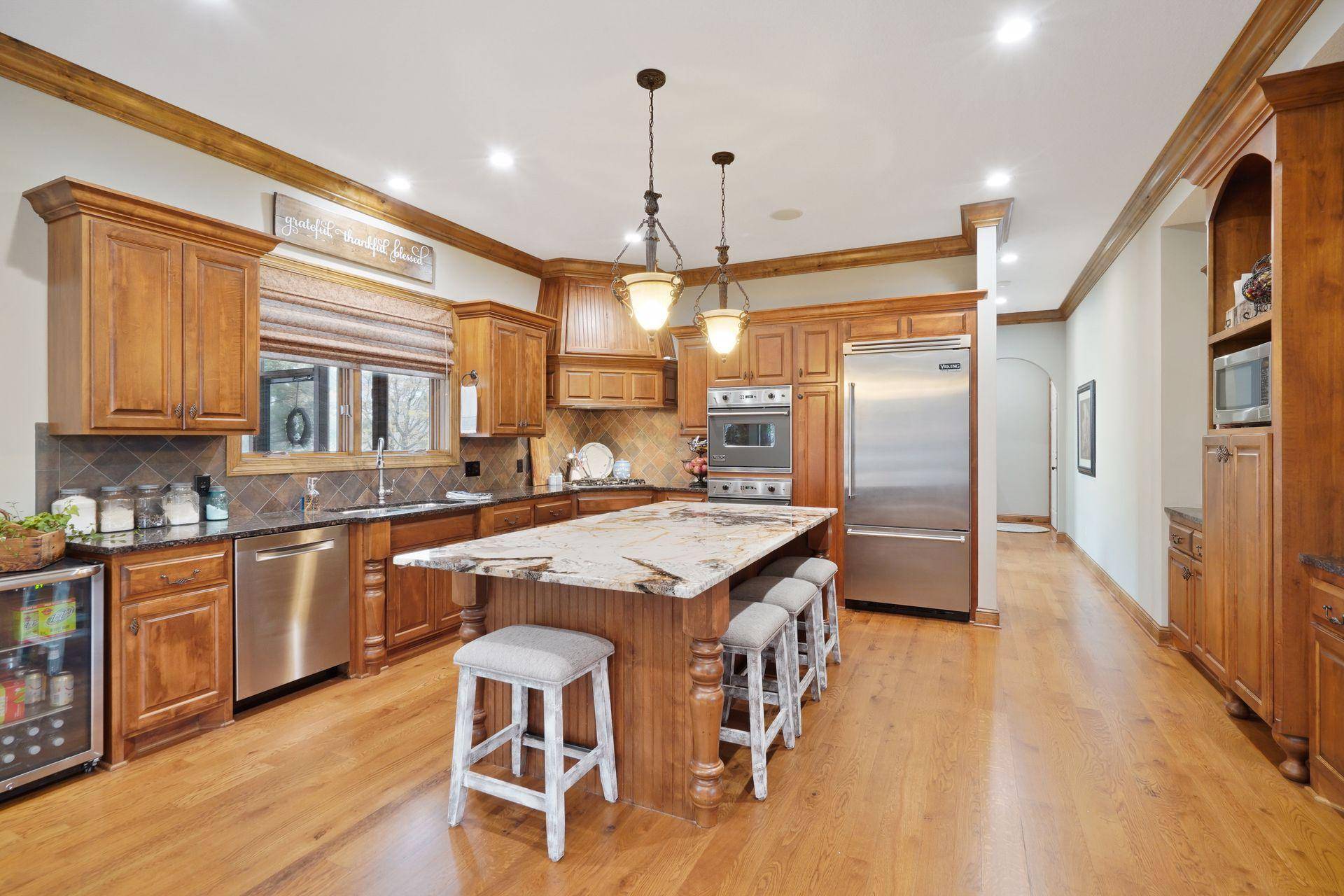 8325 Kelzer Pond DR, Victoria, MN 55386