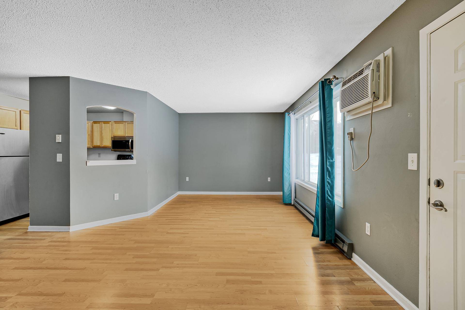 Chanhassen, MN 55317,730 Village RD