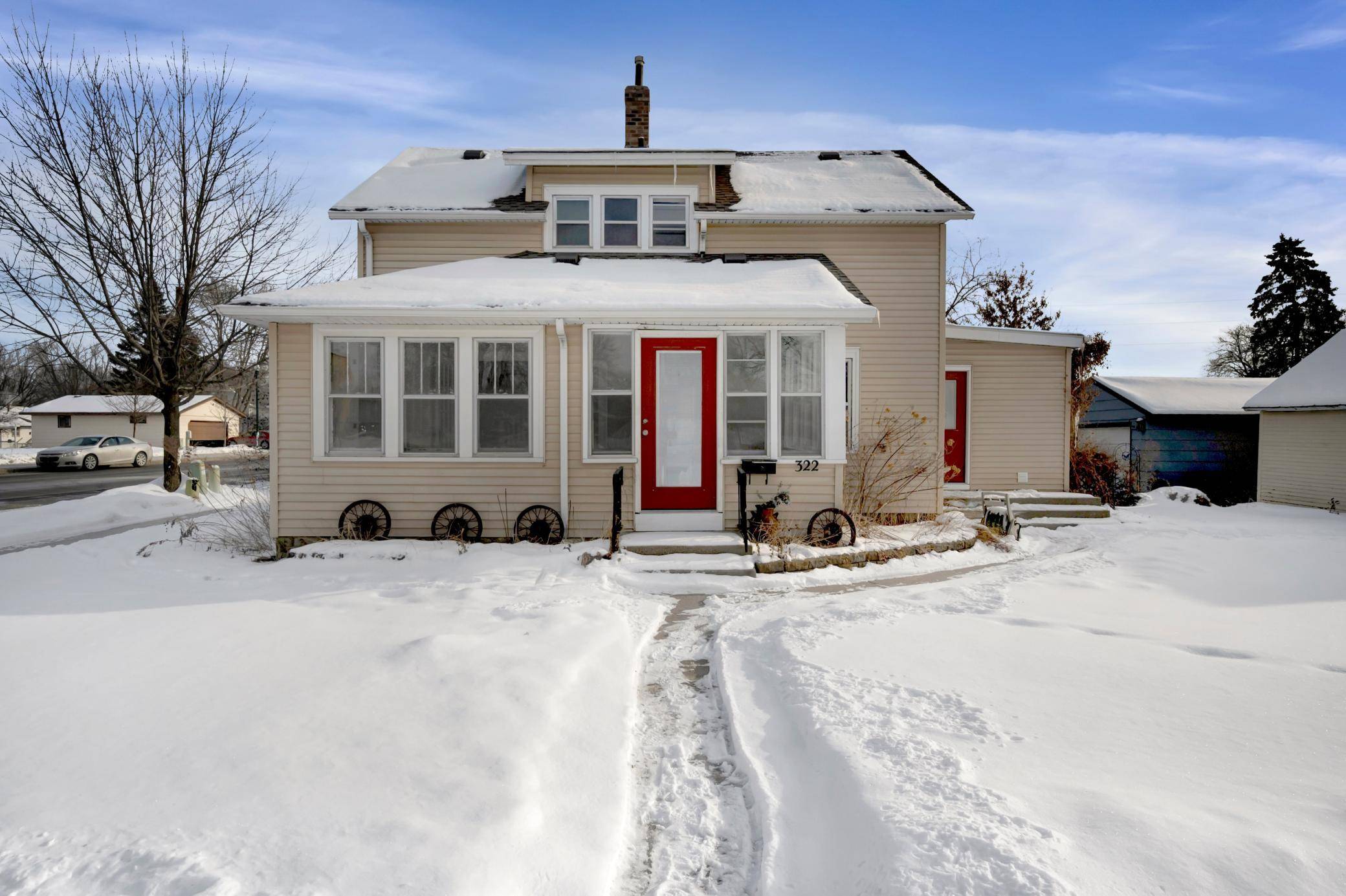 322 Maple ST, Chaska, MN 55318