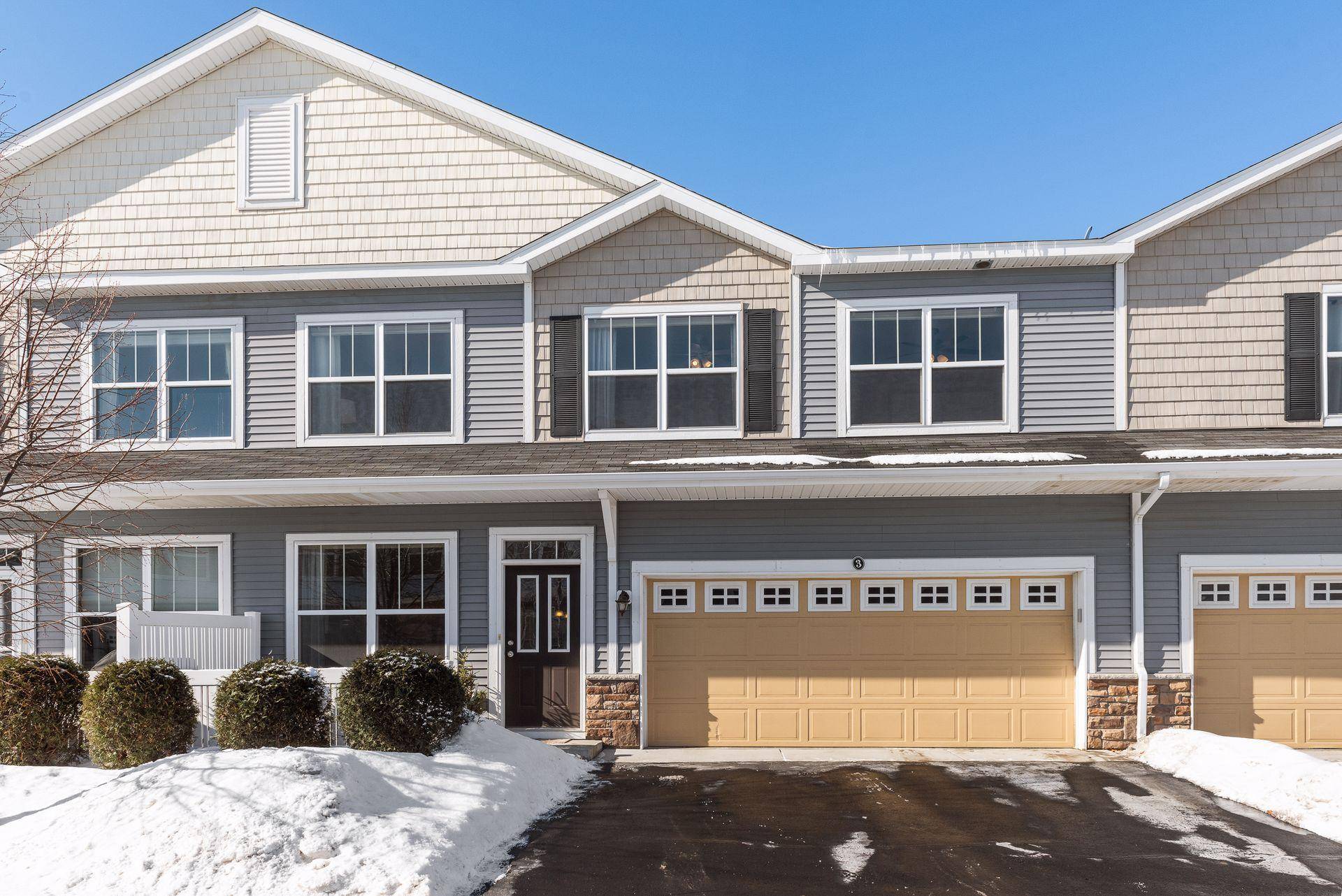 1825 Columbia LN, Chanhassen, MN 55317