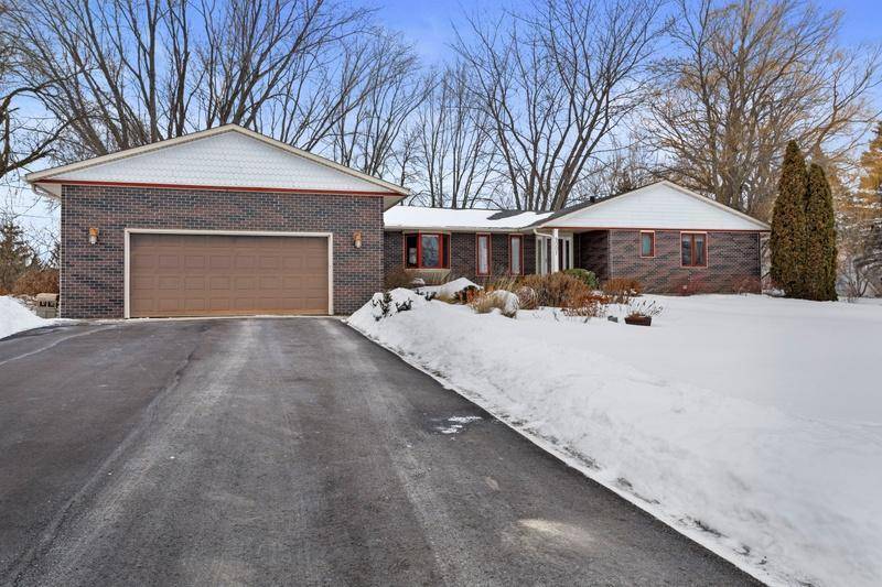 9001 Foxline DR, Corcoran, MN 55340