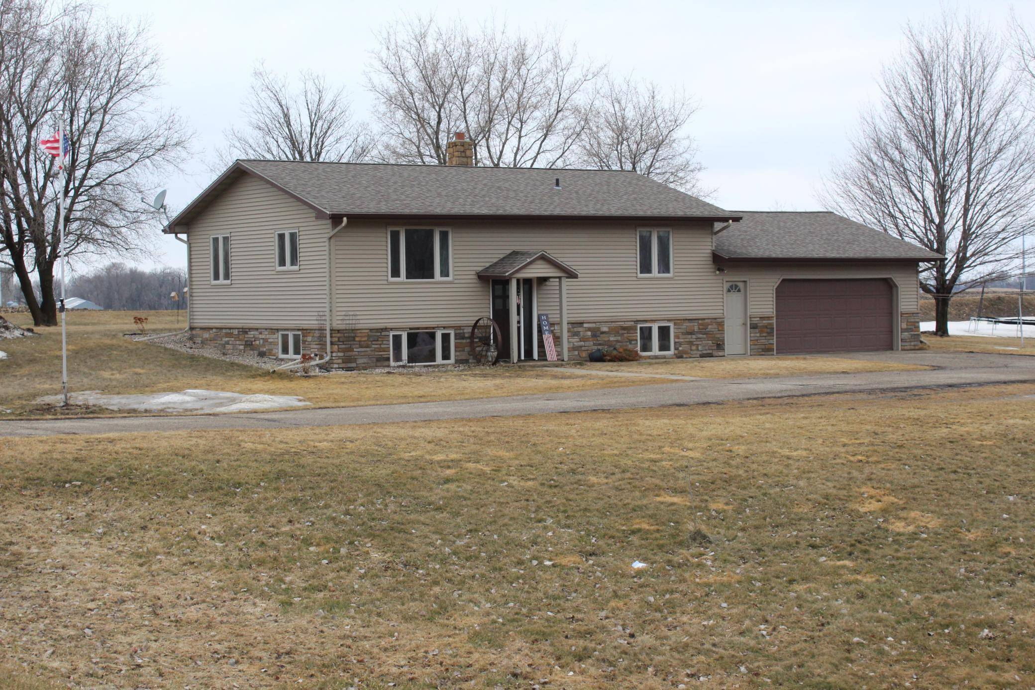 1271 Cross Country LN SW, Alexandria, MN 56308