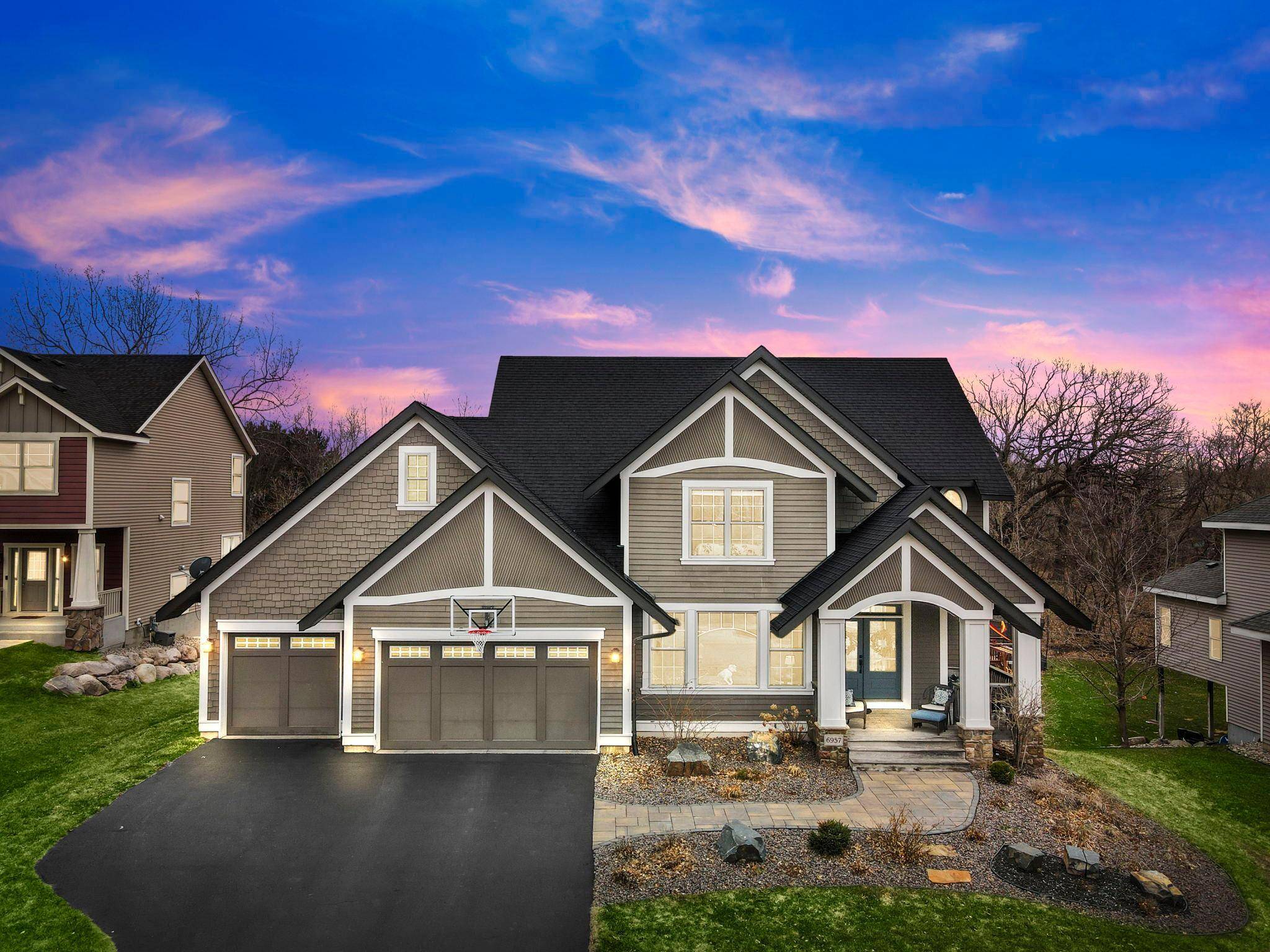 6957 Lydia Bay, Woodbury, MN 55125