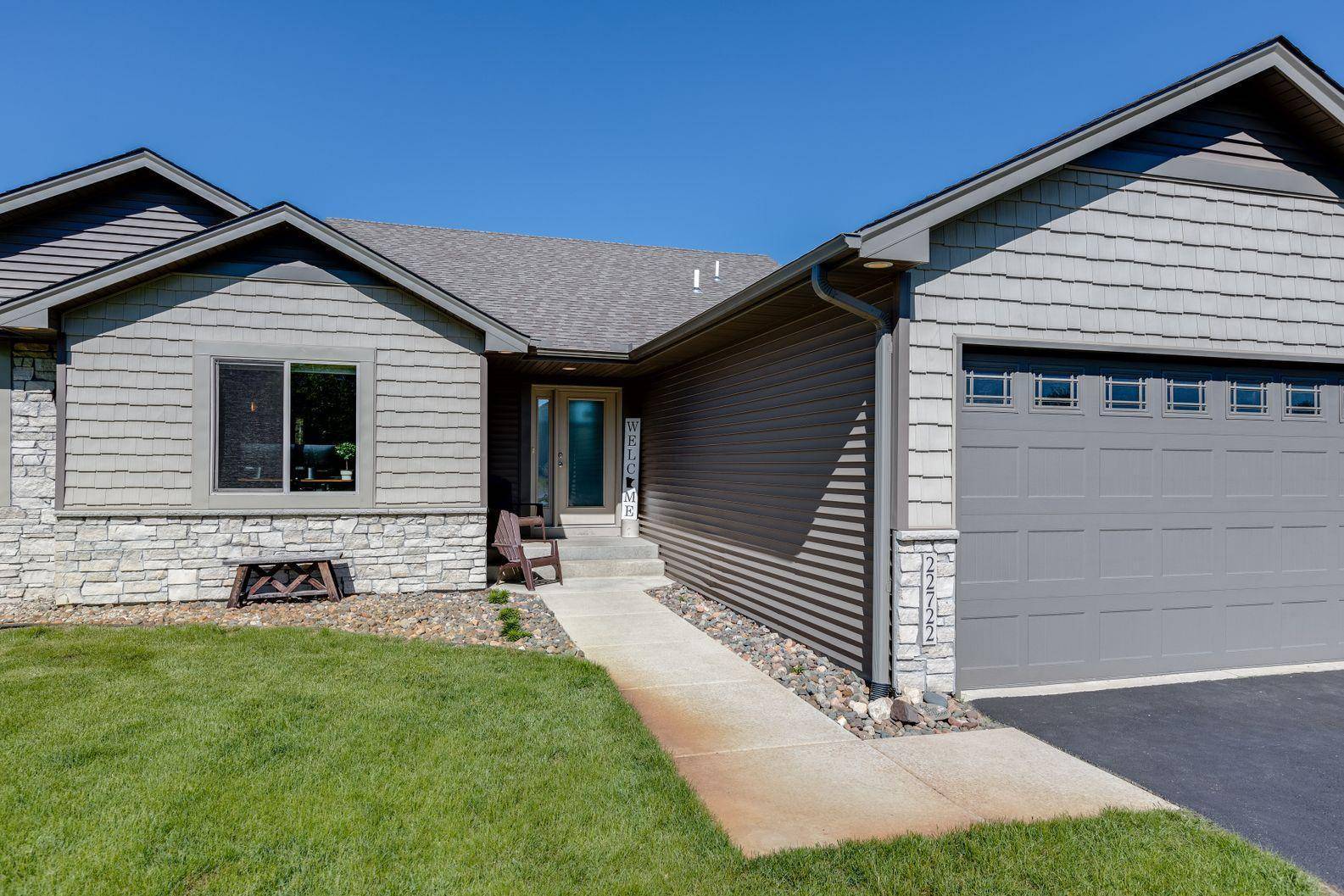 East Bethel, MN 55005,22722 Bataan ST NE