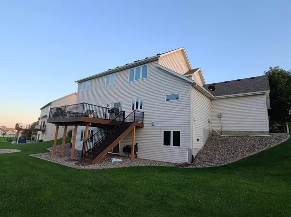 Rochester, MN 55901,2331 Crimson Ridge CIR NW