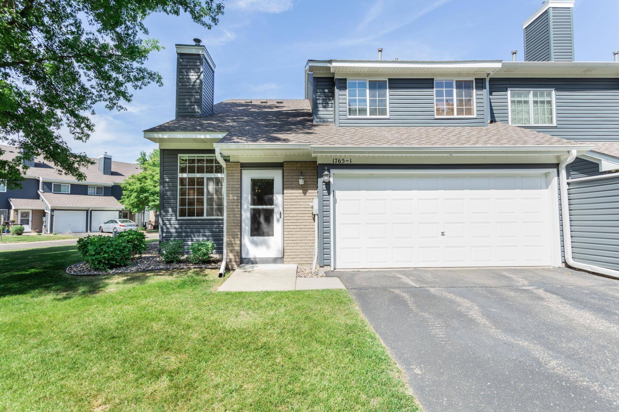 1765 Donegal DR, Woodbury, MN 55125