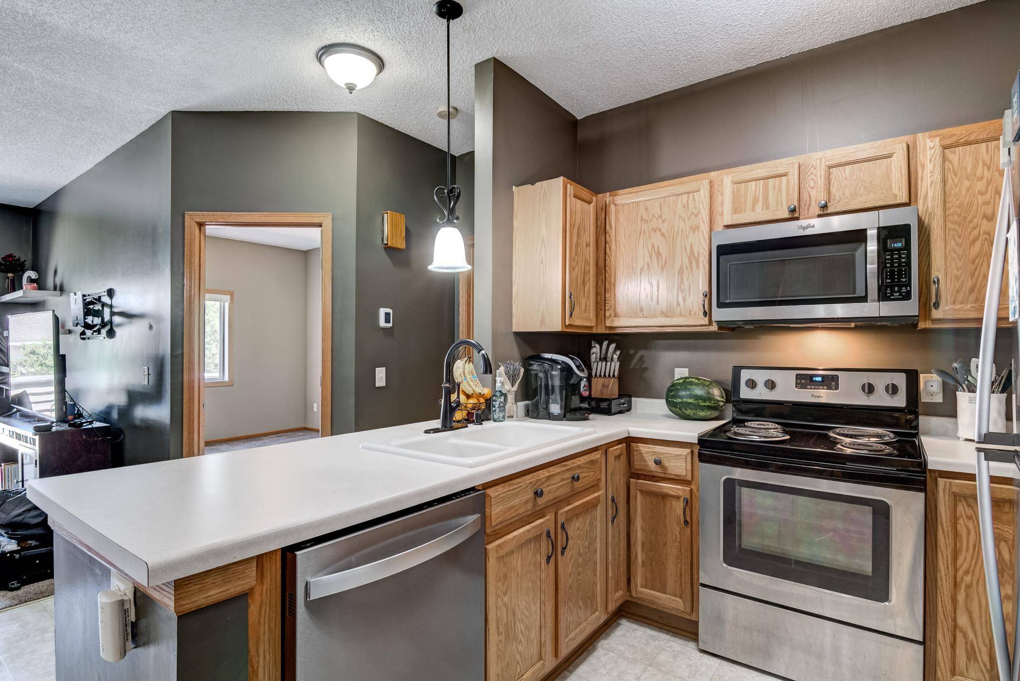 Woodbury, MN 55125,8622 Savanna Oaks Bay