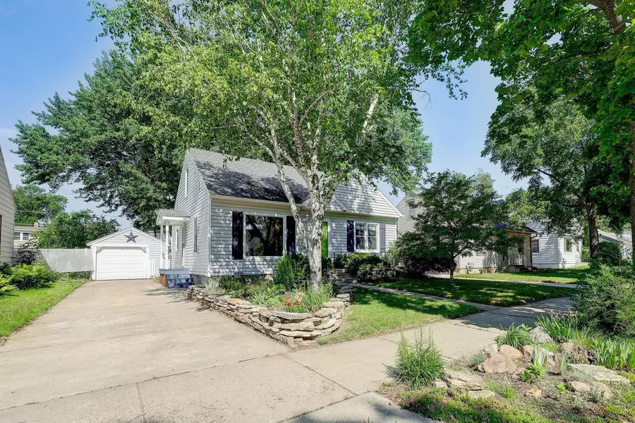 727 14th AVE NE, Rochester, MN 55906