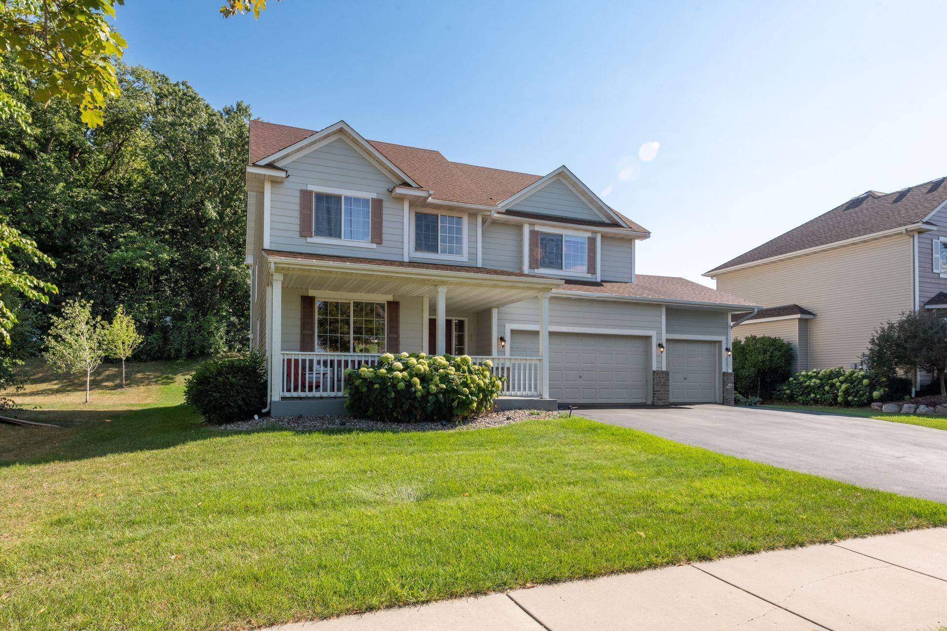 1435 Sophia DR, Chaska, MN 55318