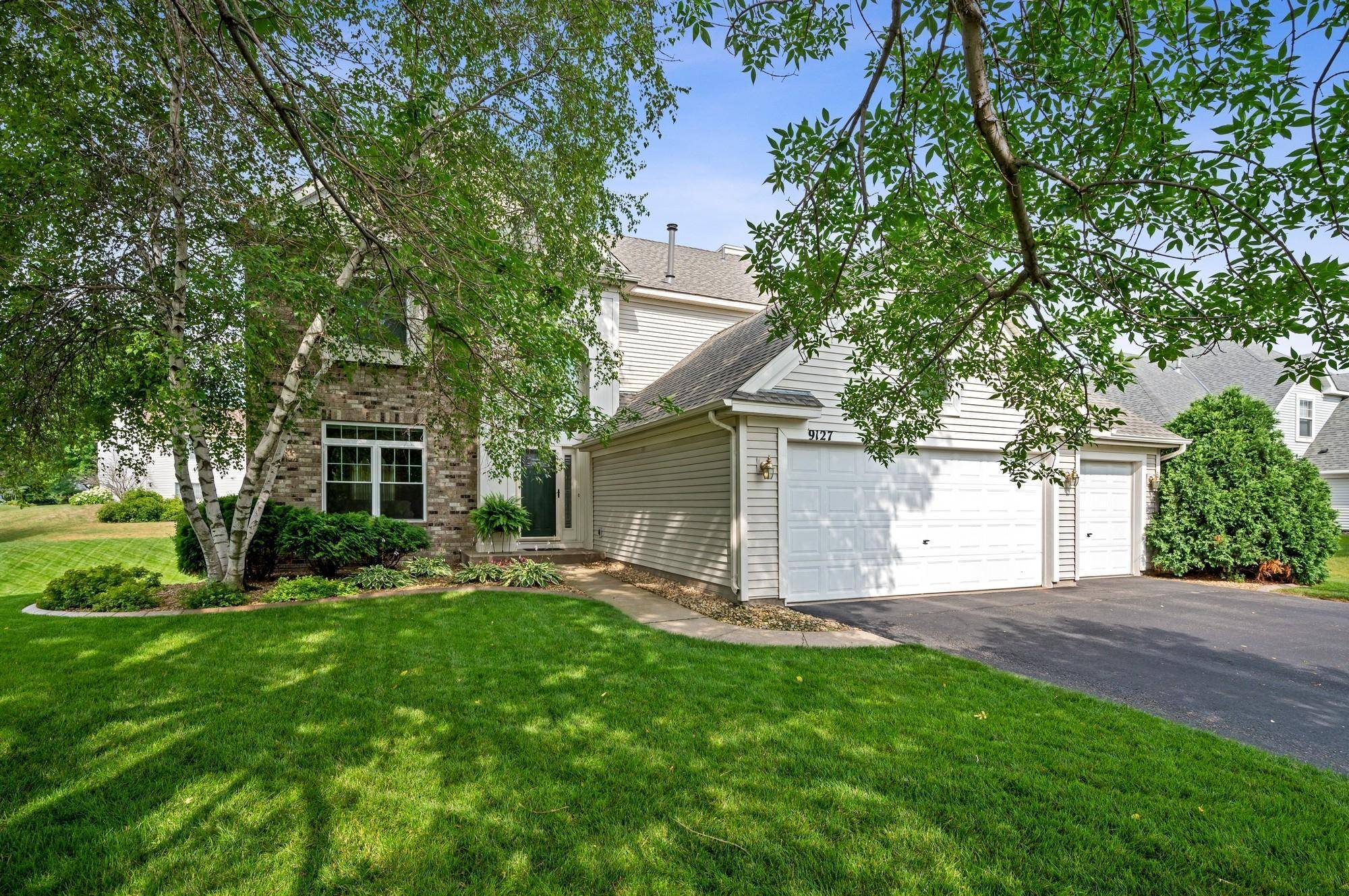 9127 Azalea WAY, Inver Grove Heights, MN 55077
