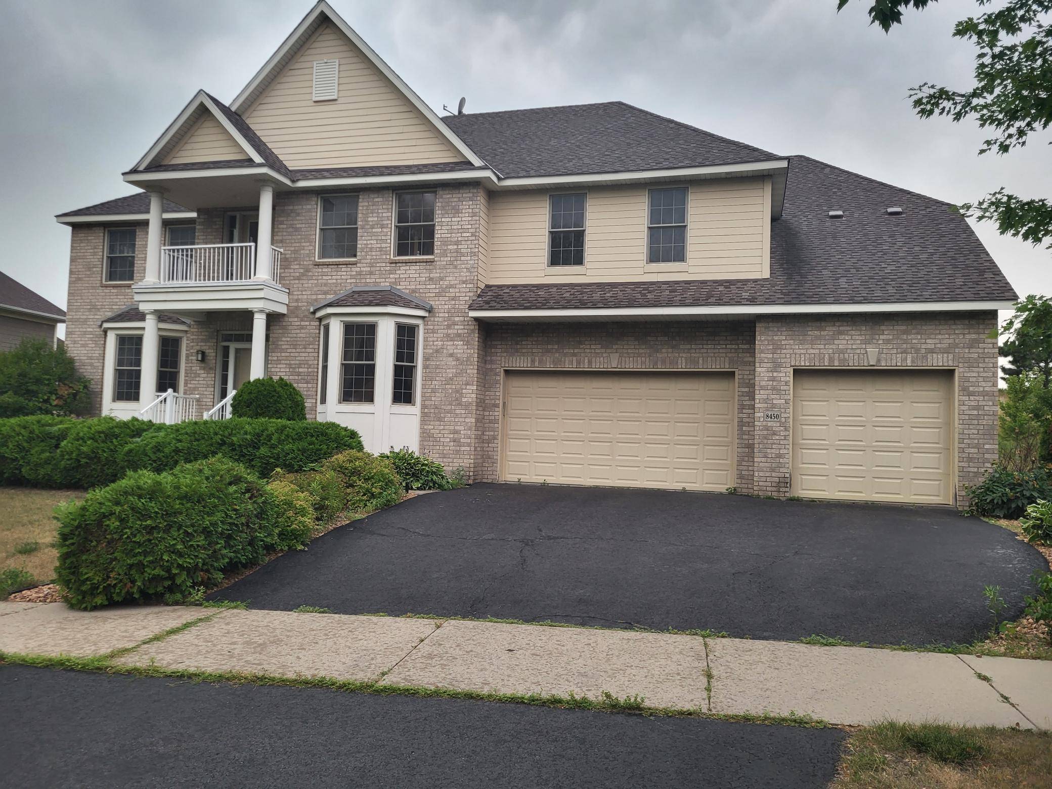 8450 Gallery Pkwy, Victoria, MN 55386