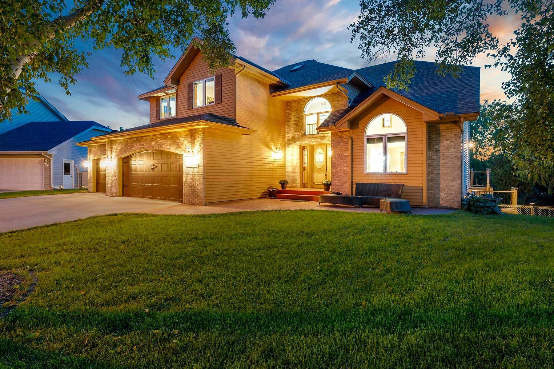 Burnsville, MN 55337,13704 Sunset Lake CIR
