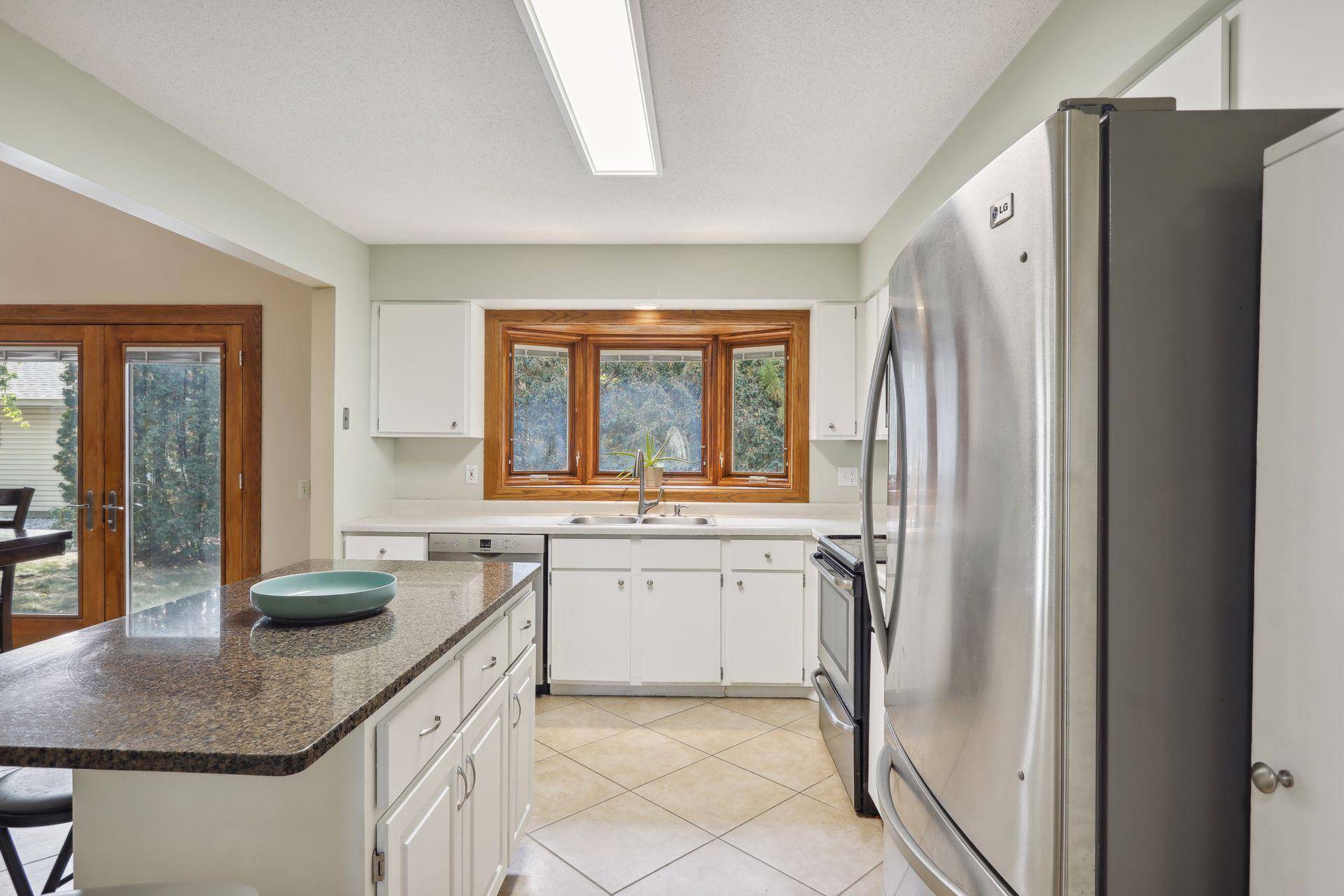 Excelsior, MN 55331,3940 Country Oaks DR