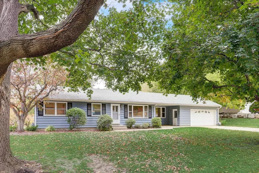 6020 Lynwood BLVD, Mound, MN 55364