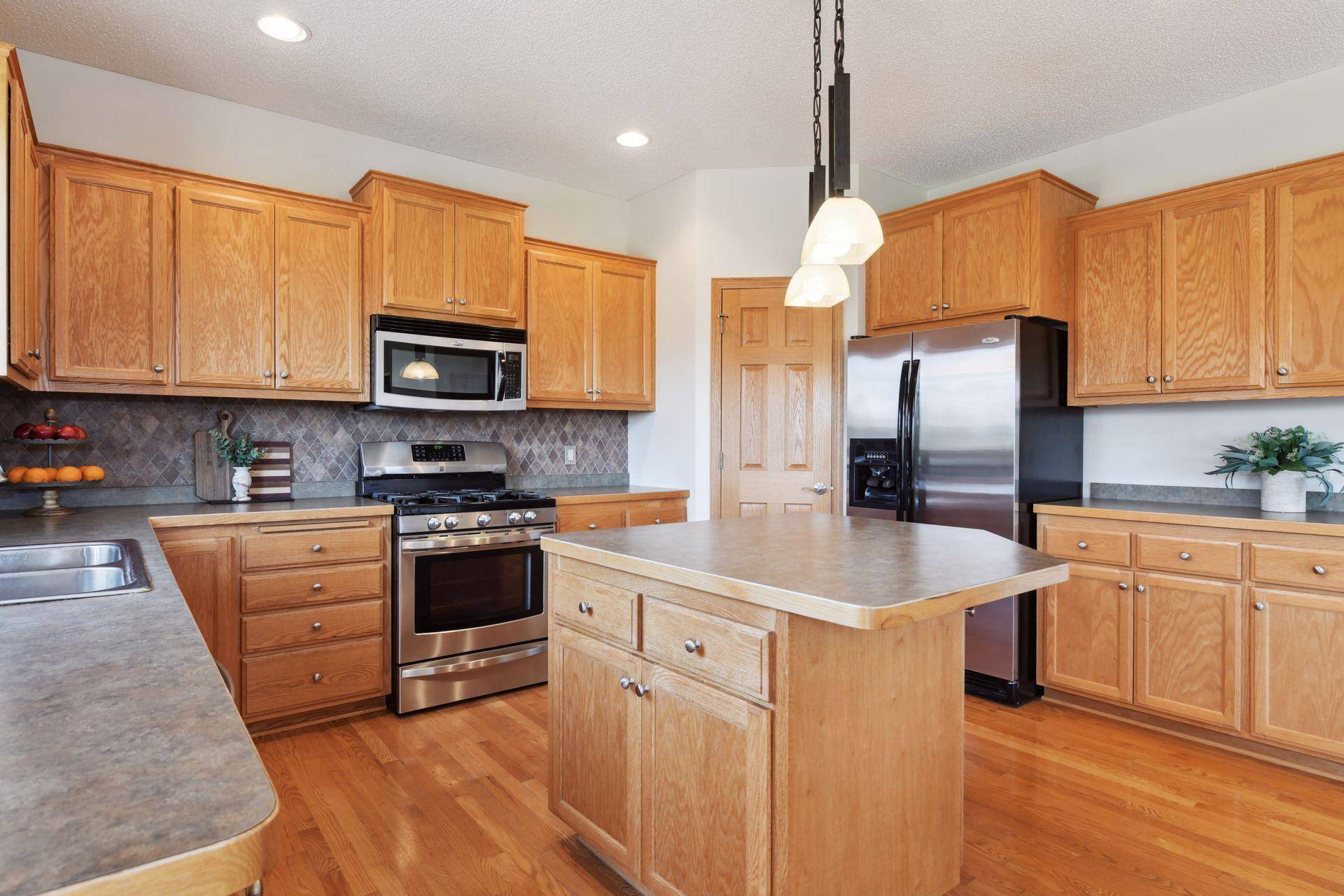 Waconia, MN 55387,1332 Oakpointe DR